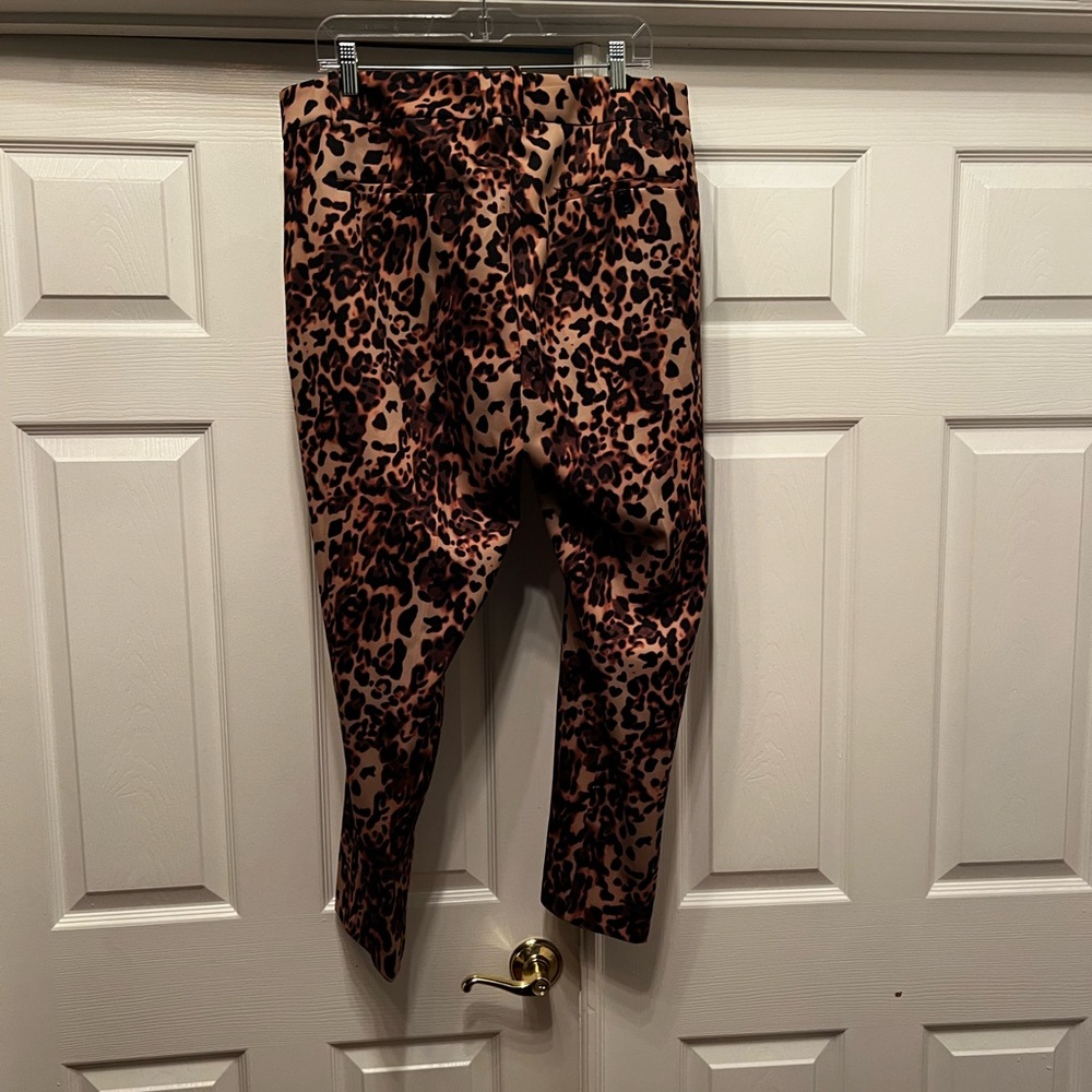 LIKE NEW! Eloquii Leopard Print Pants. Size 16S